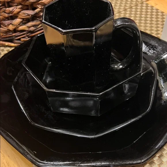 Black Dinnerware Set - Picture 7 of 9